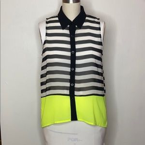 Sleeveless Chiffon A-line Button Down Shirt